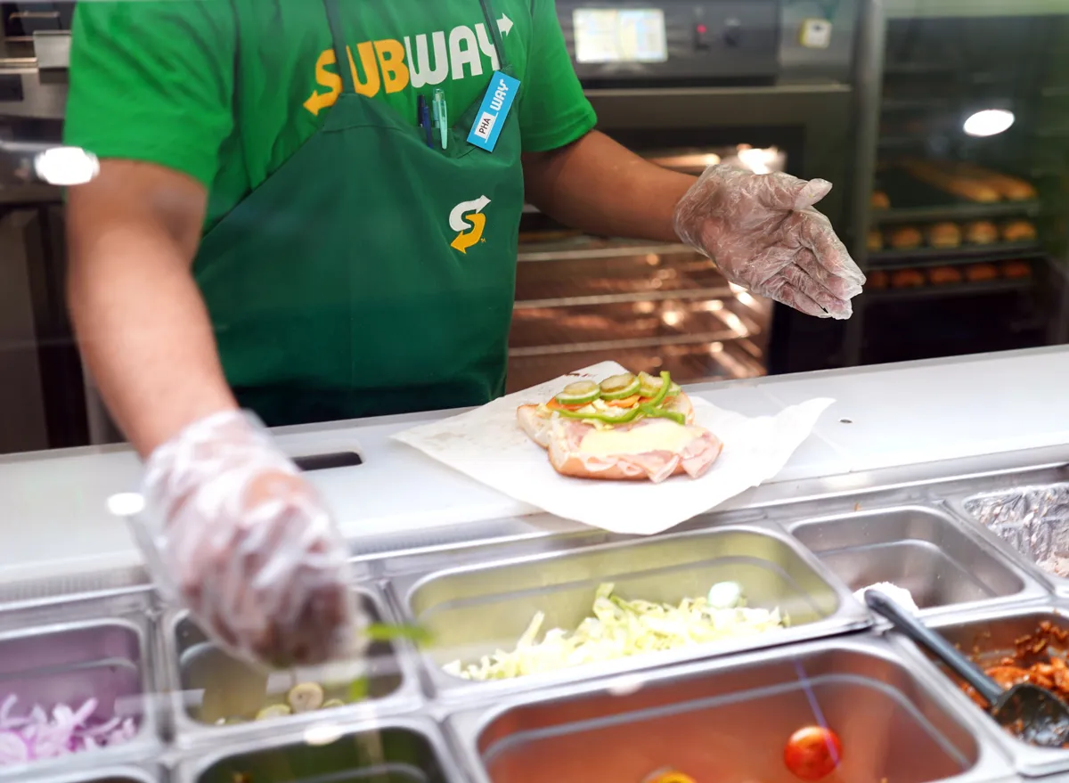 Subway Invites You: Submerge Yourself in Delicious Opportunities!